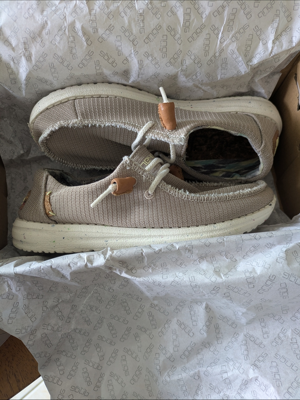 Women's Hey Dude Wendy Sox Sz 5 Tan (With Box)